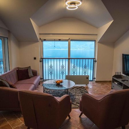 Modern Waterfront 3-Bed Apartment Donja Kostanjica Dış mekan fotoğraf