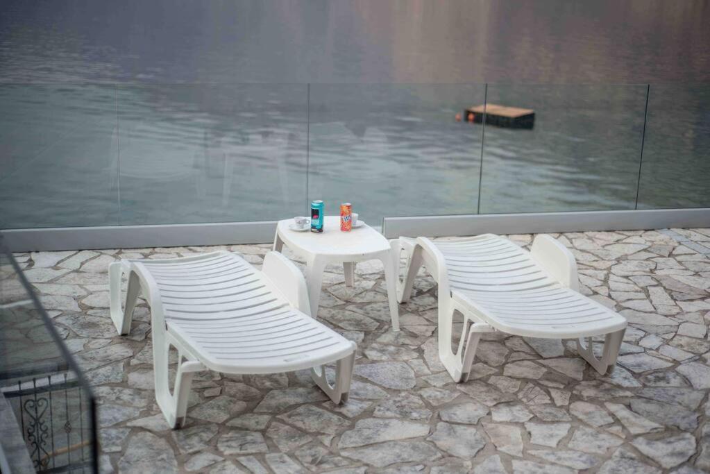 Modern Waterfront 3-Bed Apartment Donja Kostanjica Dış mekan fotoğraf