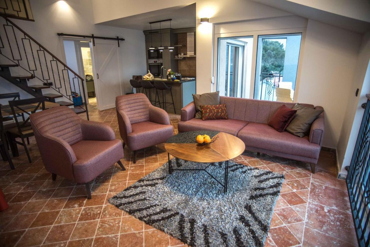 Modern Waterfront 3-Bed Apartment Donja Kostanjica Dış mekan fotoğraf