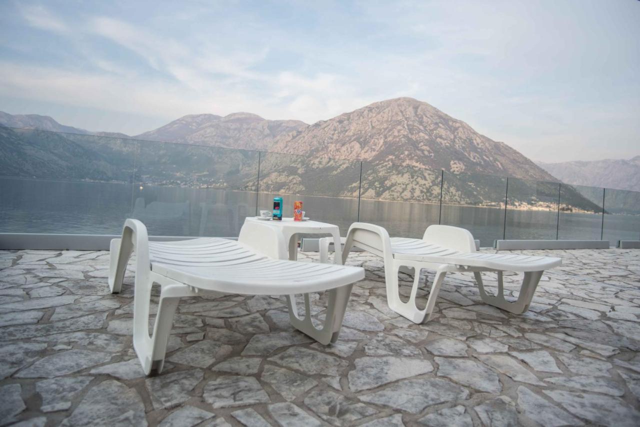 Modern Waterfront 3-Bed Apartment Donja Kostanjica Dış mekan fotoğraf