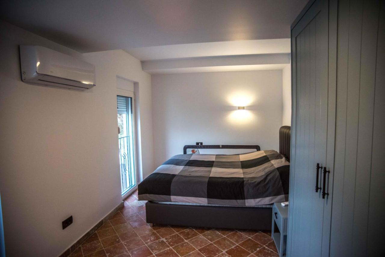 Modern Waterfront 3-Bed Apartment Donja Kostanjica Dış mekan fotoğraf